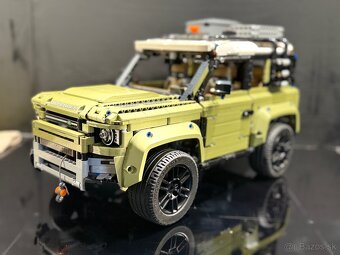 Lego Technic Land Rover Defender 42110 - 2