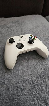 Xbox series ovladac (gamepad) - 2