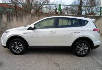 Toyota RAV4 2.5 Hybrid AWD e-four, automat,kamera,navigácia - 2