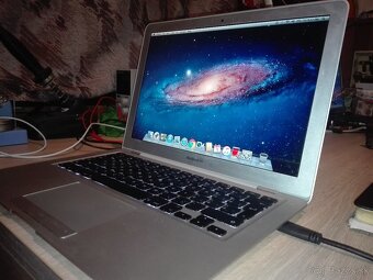 MacBook Air Mid 2008. 13,3". OS Lion. - 2