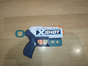 Nerf a Xshot pištole - 2