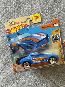 Hot wheels autá - 2