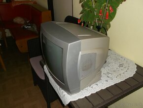 Retro televízor - 2