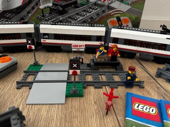 LEGO® City 60051 vysokorychlostný osobný vlak - 2