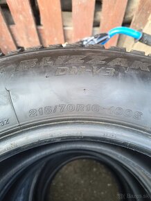 bridgestone blizzak 215/70r16 - 2