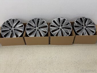 UPLNE NOVE ALU DISKY SKODA 5X100 R17 6.5JX17 ET 40 - 2