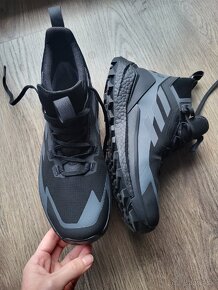 Adidas Terrex Free Hiker 2 GTX
 - 2