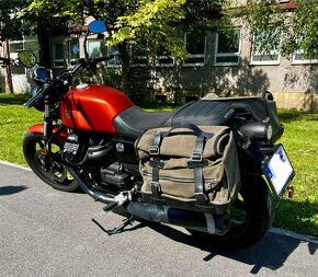 Moto Guzzi V7 Stone - 2