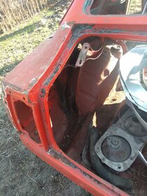 Fiat 128 SL Coupe  prednú masku,kryty svetiel,kapotu volant - 2