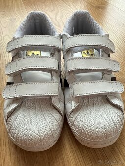 Adidas SUPERSTAR v33 - 2