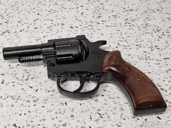 Mod. 343 / Poplašní revolver značky Umarex 6mm - 2