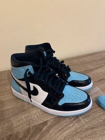 Air Jordan 1 High OG "UNC Patent Leather" sneakers - 2