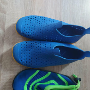 Takmer nové vodné topánky gumené modré vodné topánky v.31,32 - 2