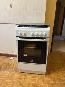 Predam plynovy sporak Indesit - 2