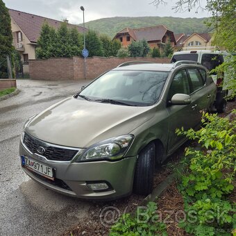 Kia ceed 1.6i havarovana - 2