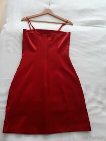 Krásne červené šaty - 2