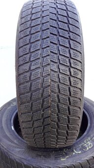 Predám 2 jazdené zimné pneumatiky Nexen Winguard 235/60 R18 - 2