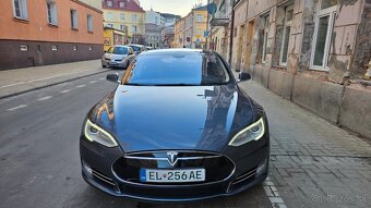 Tesla Model S P90 - 2