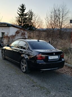 Zadok BMW E90 r,v,2005 pred FL - 2