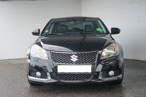 23 - SUZUKI Kizashi, 2011, benzín, 2.4 CVT 4WD, 131kW - 2