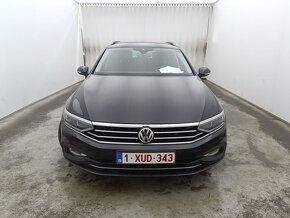 VW Passat B8 G3 1.5tsi/ Manuál/ Matrix - 2