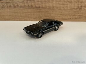 1:64 1972 Ford Gran Torino Sport (Johnny Lightning) - 2