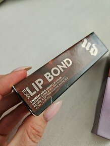 Urban Decay Lip bond dlhotrvacny ruz NOVY - 2