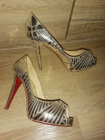 Christian Louboutin - 2