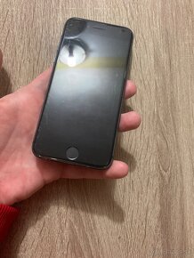 iPhone 8 / 256GB škrabance na displeji - 2