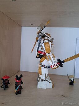 Lego Ninjago zlatý robot 71702 - 2