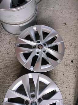 4ks alu disky orig. Škoda 5x112 R17 ROTARE - 2