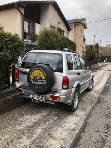 Suzuki Grand Vitara 1.997m3, nafta - 2