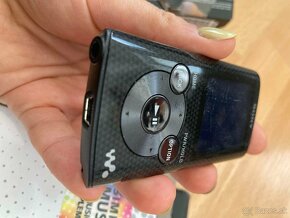 Sony Walkman NWZ-E383 - 2