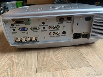 Hitachi CP-SX1350 - 2