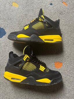 Jordan 4 Retro Thunder - 2