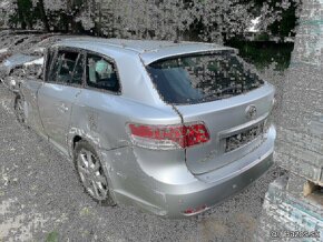 Rozpredam Toyota Avensis Combi 2.0 D-4D 1AD-FTV - 2