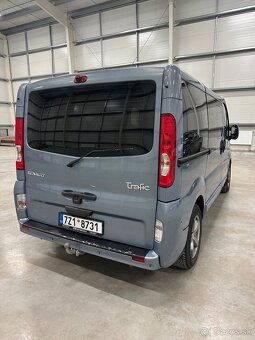 Renault Trafic 2.5DCI PASSENGER - 2