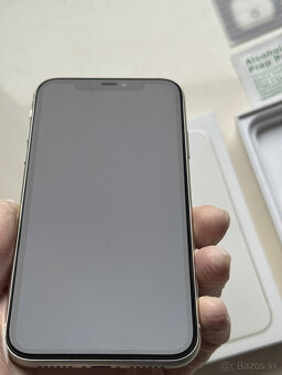 Apple iPhone 11 128 GB White - ako nový - 2