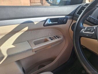 VW TOURAN 1,6 TDI DSG AUTOMAT KLÍMA  ŤAŽNÉ - 2