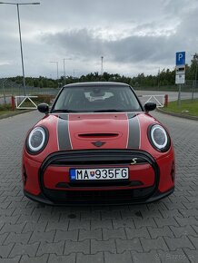 Mini Cooper SE elektro/elektrický - 2