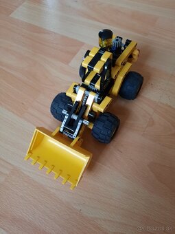 Lego Technic 8453 - Front End Loader - 2