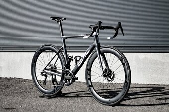 BMC TeamMachine SLR01, Shimano Di2 2x12 Disc, Elite - 2