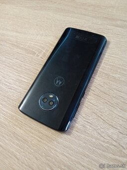 Motorola G6 / 3/32GB TOP stav - 2