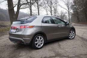 Honda Civic 8g 1.8 i-VTEC automat - 2