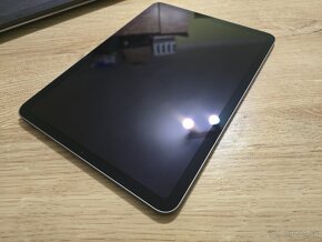 Ipad AIR 5 s M1 procesorom v TOP stave bez znamok pouzivania - 2