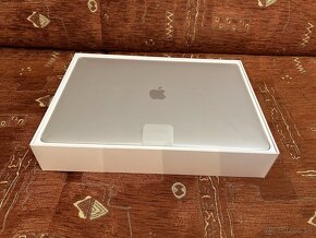 Predám MacBook Pro 15" i9 - 2