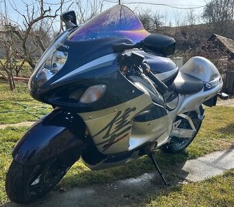 Suzuki GSX-1300R Hayabusa - 2