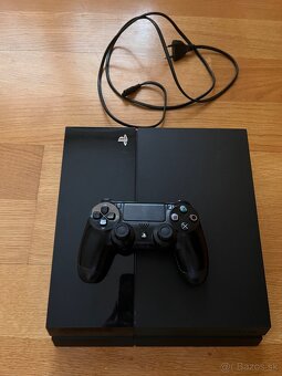 Playstation 4 - 2