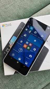 Microsoft Lumia 550 Biely - 2