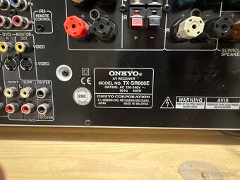 Onkyo TX-SR600E strieborný  A/V receiver 6.1 x 130W s diaľko - 2